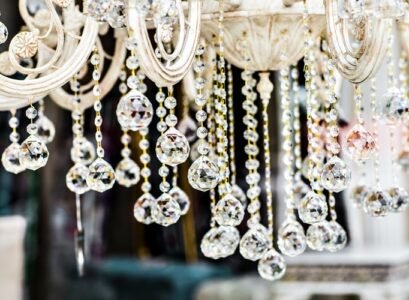 How-to-choose-a-chandelier-and-create-a-harmonious-interior