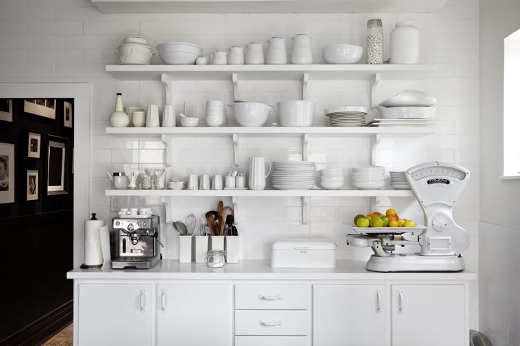 pros and cons of open kitchen shelving