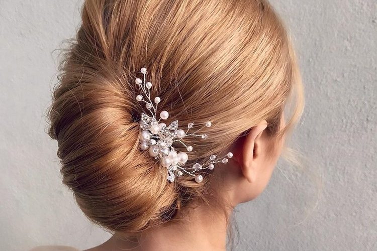 Bridesmaid Hairstyle: French Twist | 23 Bridesmaid Hairstyles to Add to  Your Pinterest Board | POPSUGAR Beauty UK