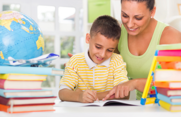 Homeschooling-tips-for-parents-how-to-organize-and-keep-a-daily-schedule
