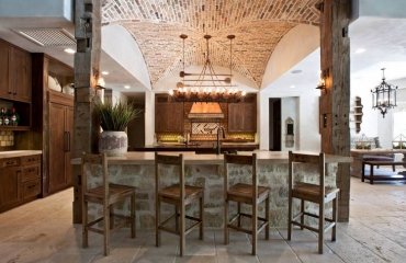 Mediterranean-style-kitchen-Spanish-decor-amazing-barrel-vault-ceiling