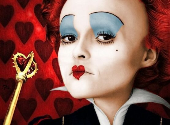 Queen-of-hearts-Halloween-makeup-and-costume-ideas