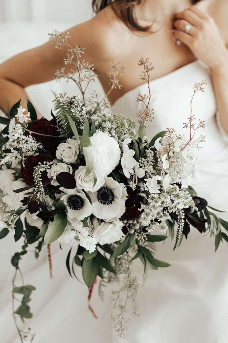 bridal bouquet in black and white