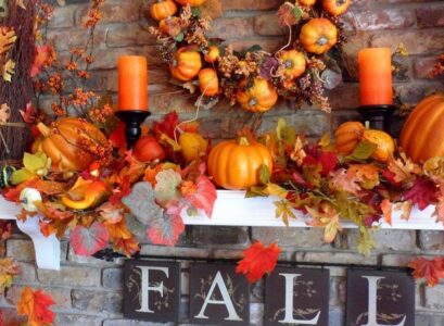 fall-decor-ideas-dry-leaves-pumpkins-candles-wreath