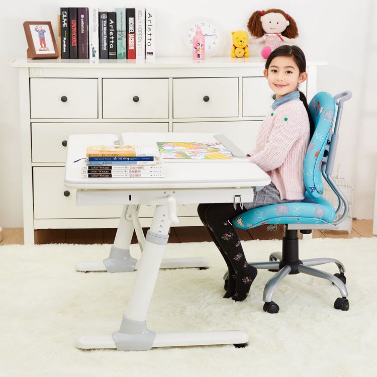 how to choose a desk and chair for kids rooms