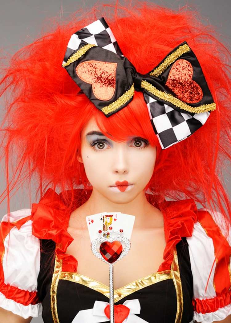 queen of hearts wig and costume Halloween ideas