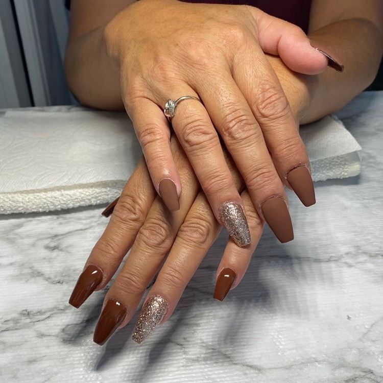 Fall nail trend 2020 nude nail designs with glitter