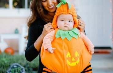 Super-cute-and-funny-Halloween-baby-carrier-costume-ideas