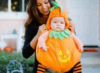Super-cute-and-funny-Halloween-baby-carrier-costume-ideas