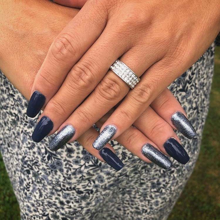 dark blue polish nail design ideas autumn nail trends 2020