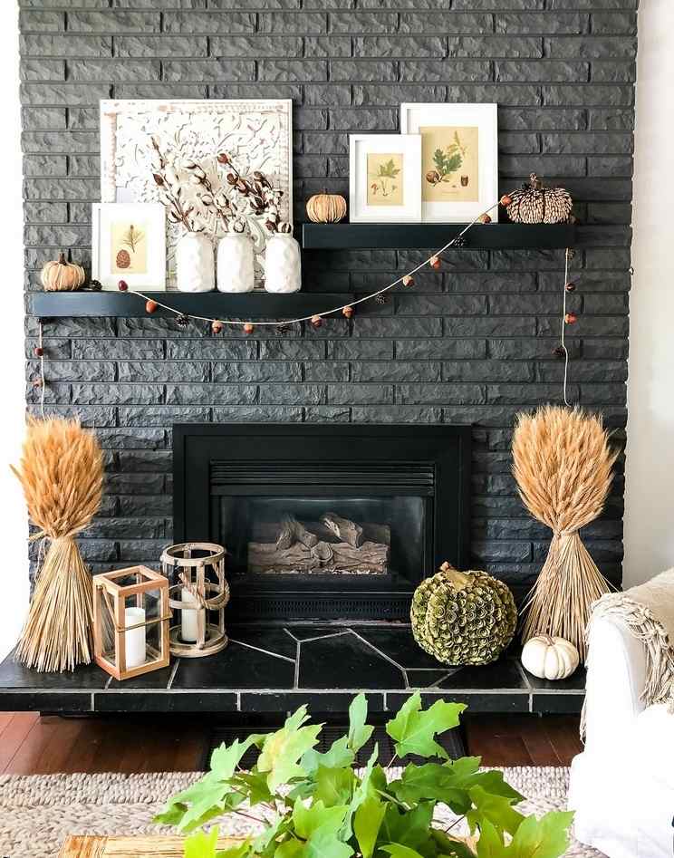 easy DIY fall fireplace mantel decor ideas wheat lanterns pumpkins
