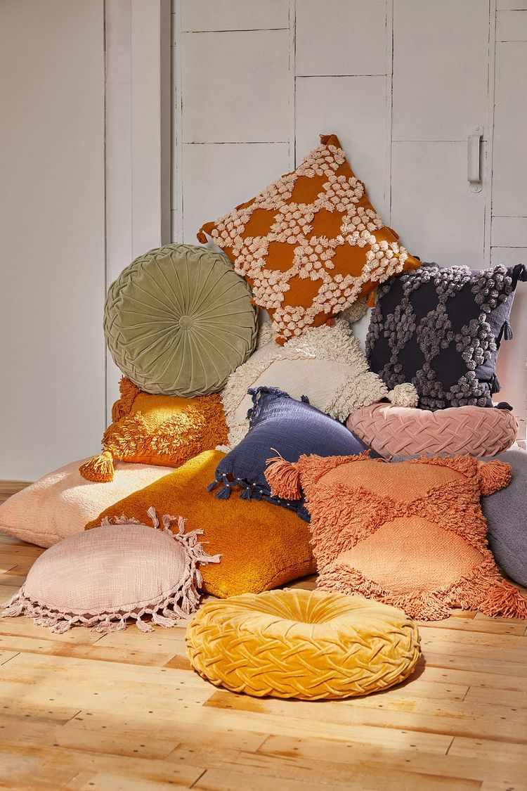 fall decor ideas throw pillows floor cushions