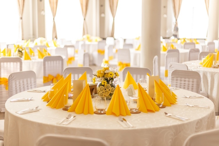 plan carefully your wedding decor wedding table settings