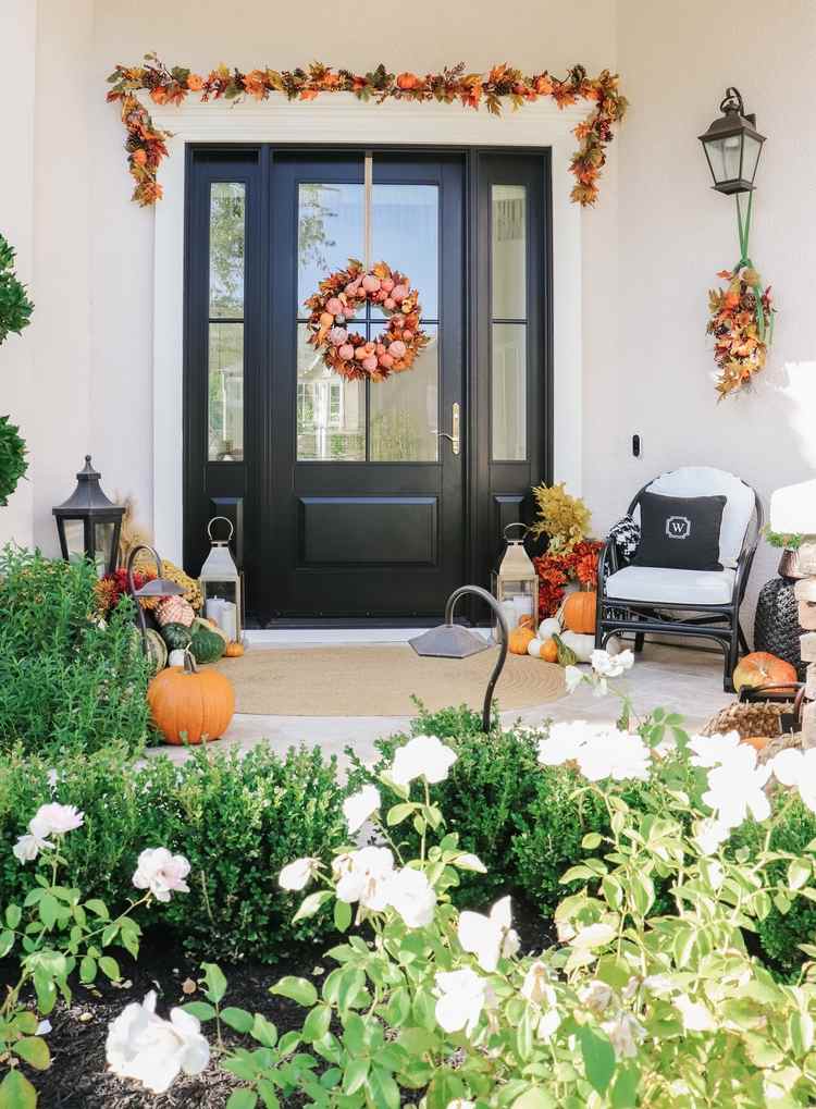 Easy fall front porch ideas door wreath and garland pumpkins and lanterns