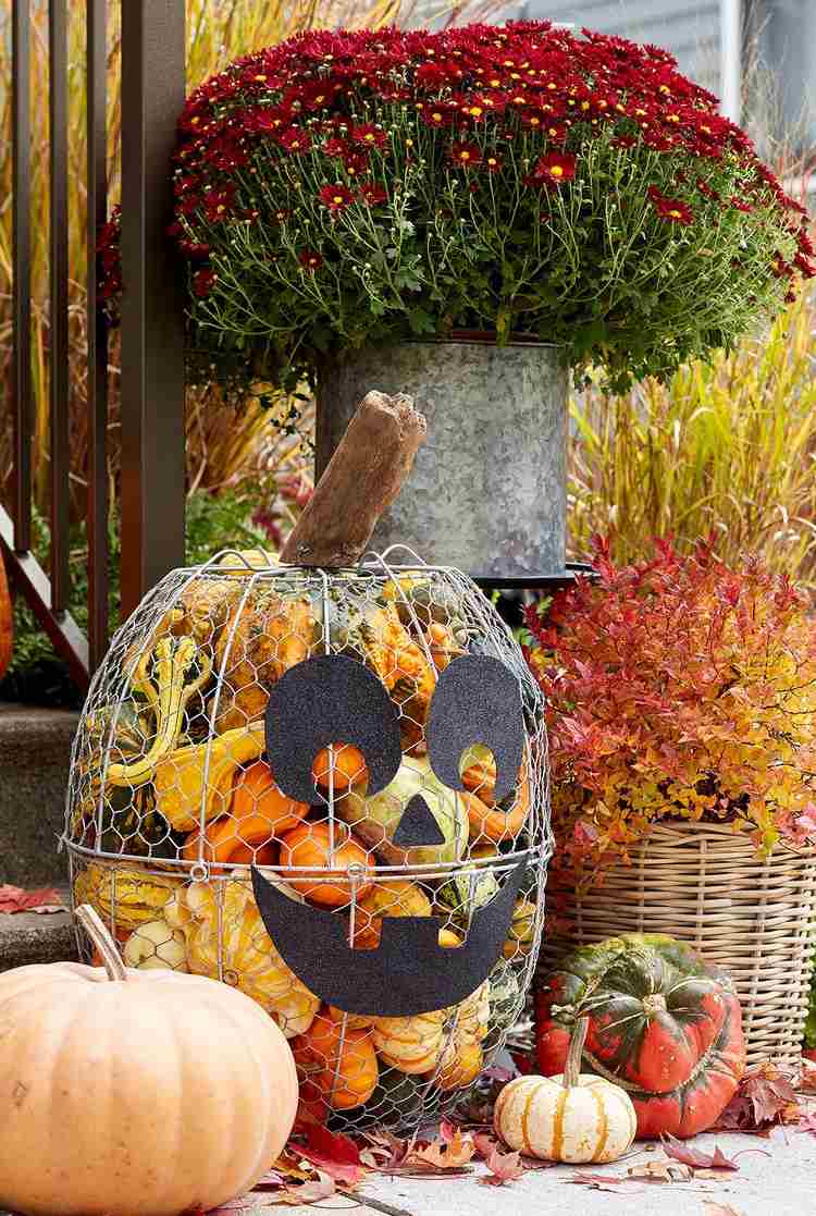 outdoor fall decorating ideas wire pumpkin flowers