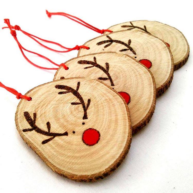 wood slice reindeer ornaments DIY Christmas decorations 