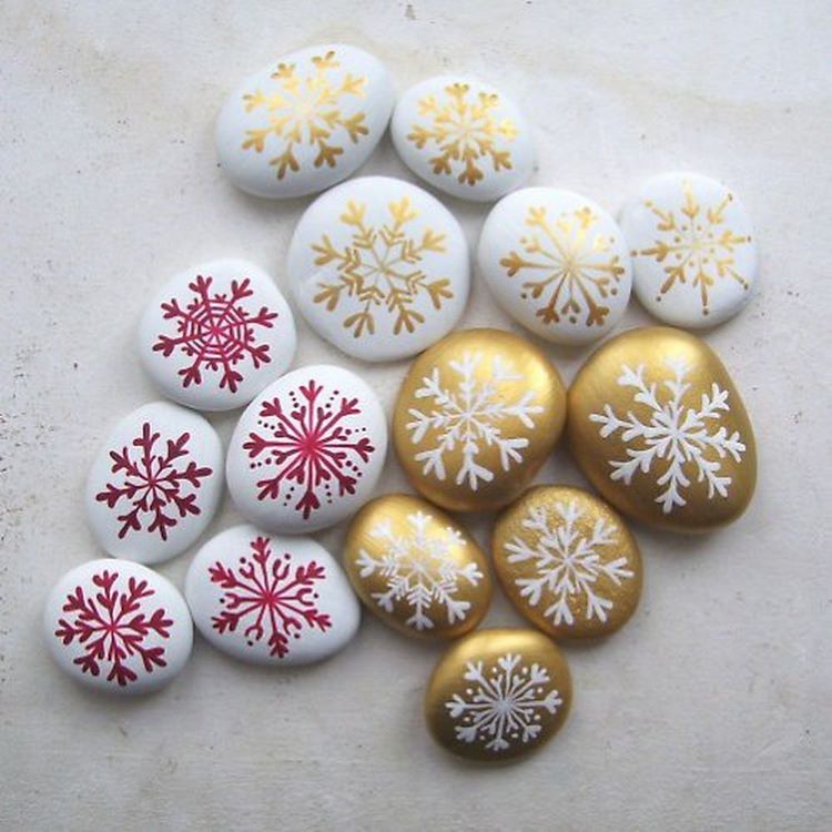 Easy Christmas crafts for kids snowflakes rock painting