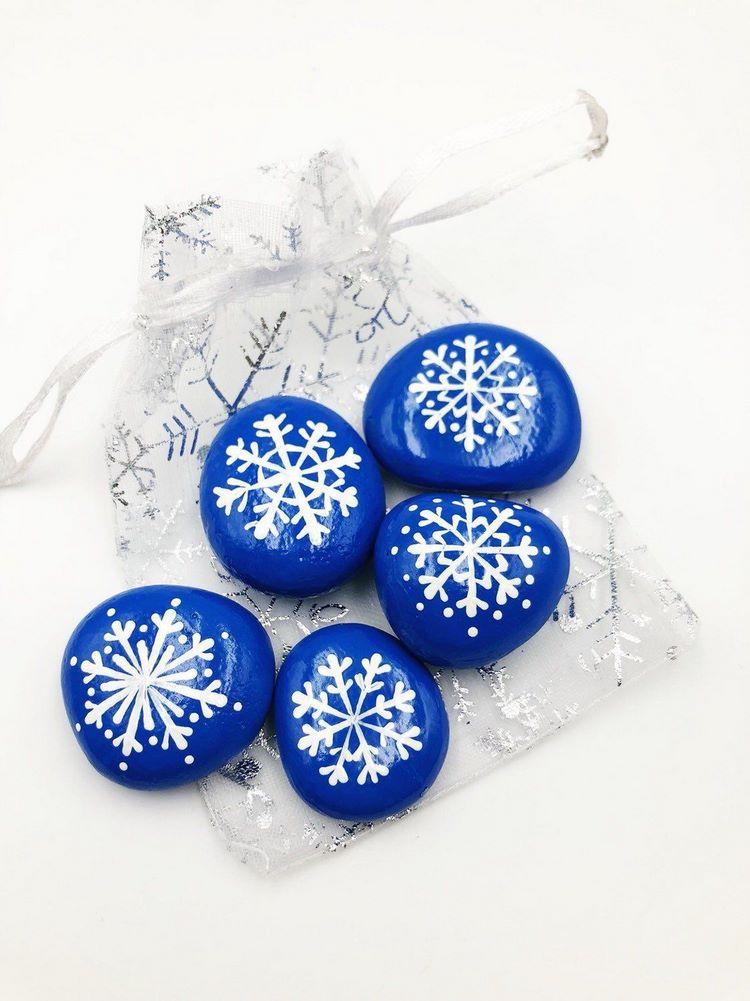 Painted Rock Christmas Ornaments Artistic And Festive Holiday Decor Ideas