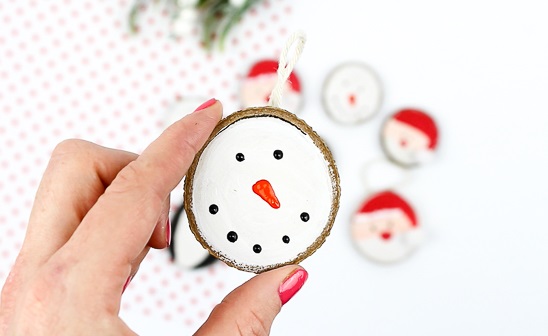 How to make a snowman DIY wood slice ornament