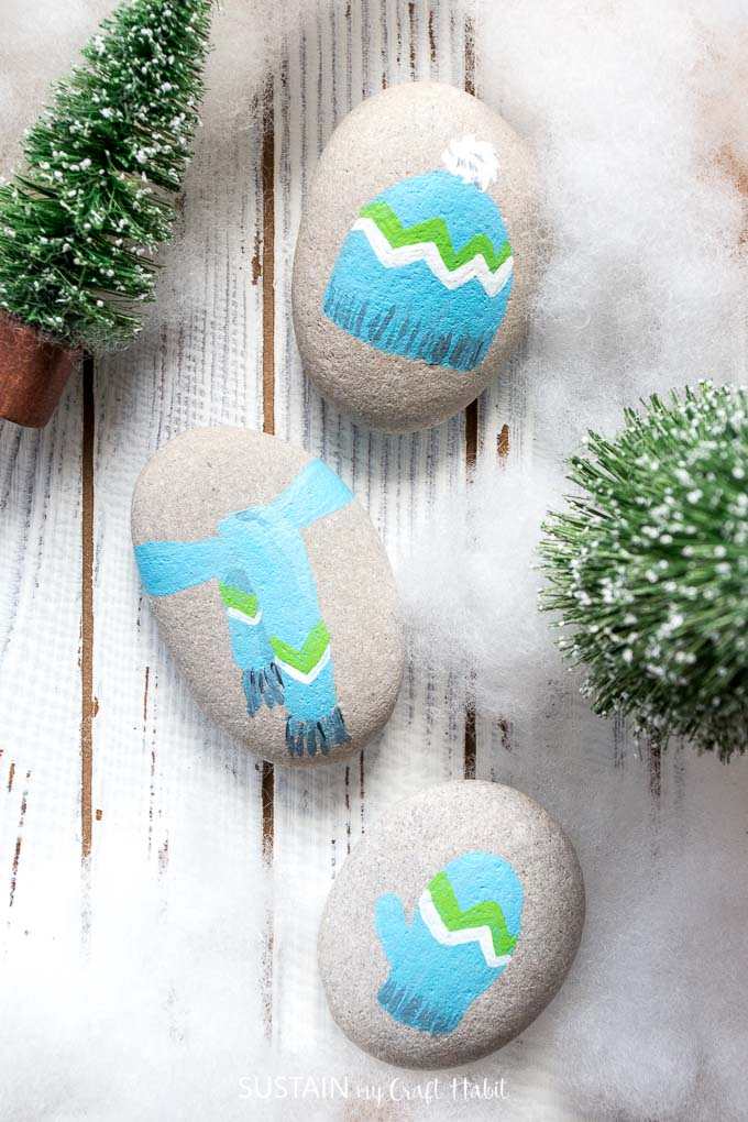 Easy painted rock ideas Christmas winter symbols