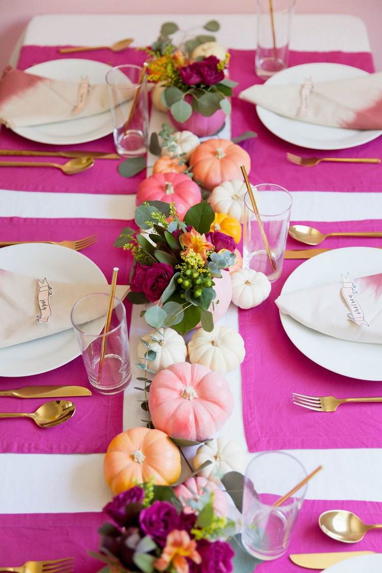 fall table decor ideas DIY centerpiece fresh flowers and pumpkins