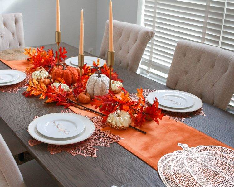 simple table decoration in fall colors