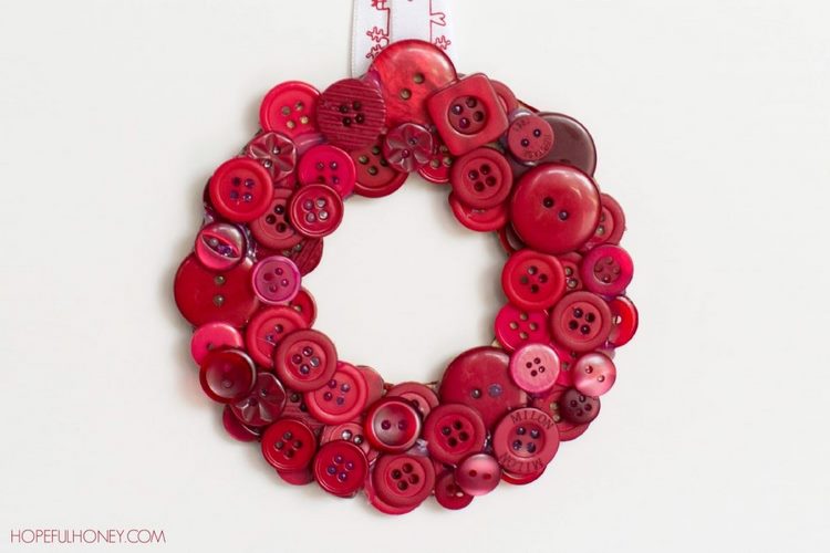 DIY Christmas Button Wreath home decor ideas