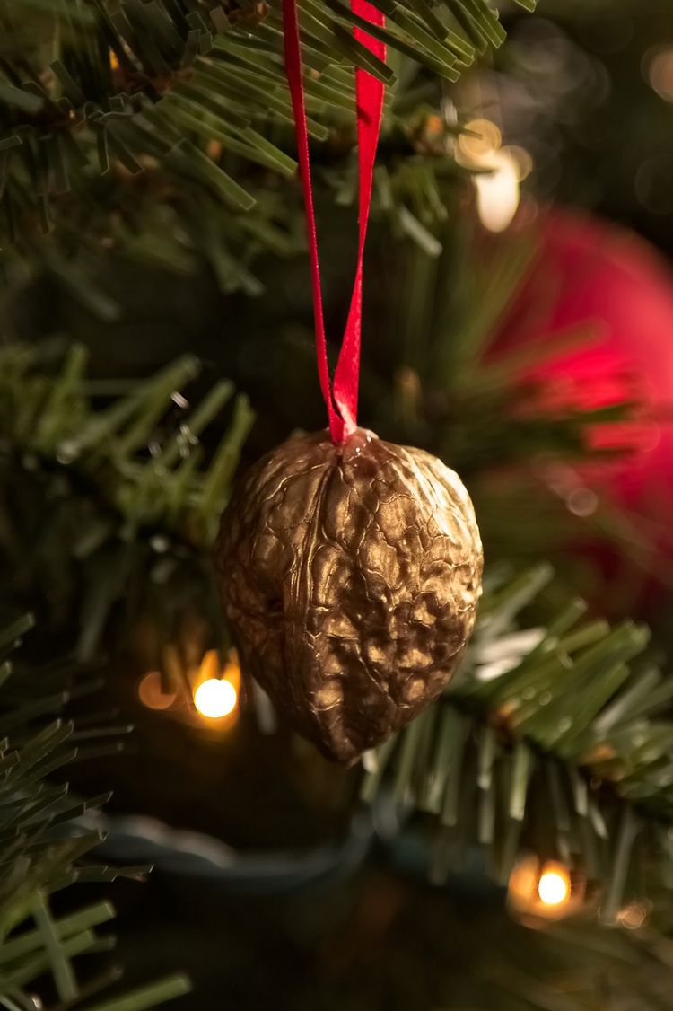 DIY Christmas tree ornaments from walnuts easy crafts for kids