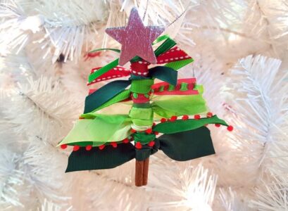 DIY-Scrap-Ribbon-Christmas-Tree-Ornaments-Last-Minute-Festive-decor-ideas