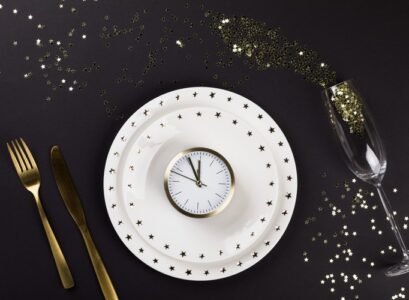 Inspiring-New-Years-Eve-tablescape-ideas-to-celebrate-the-occasion-in-style