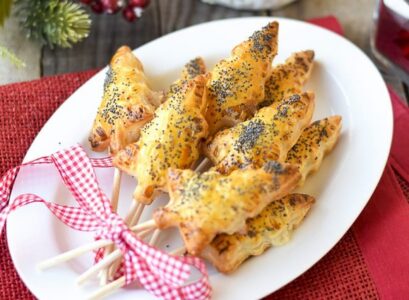 Savory-puff-pastry-Christmas-snacks-quick-and-easy-recipes-for-the-holiday-feast