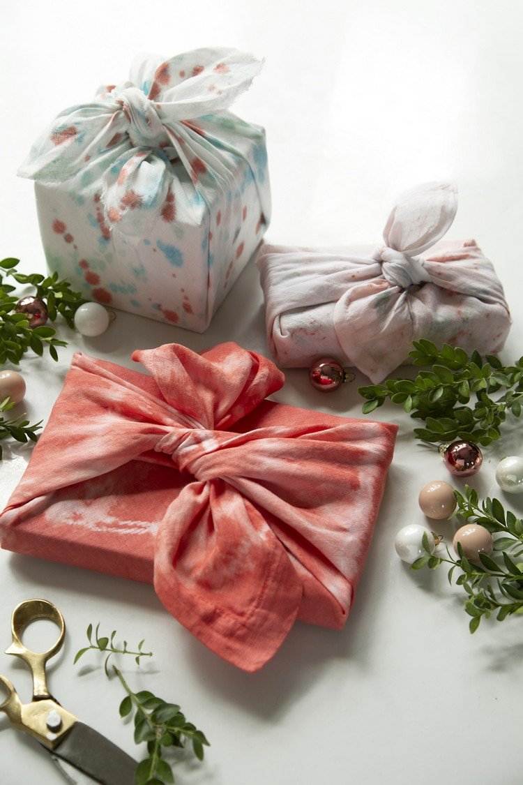 eco friendly japanese gift wrapping furoshiki