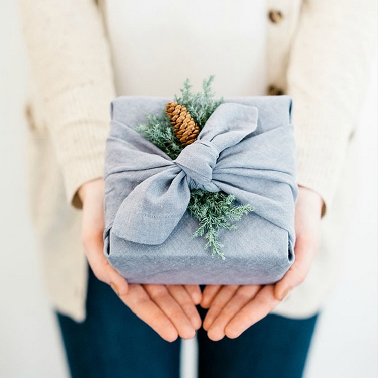 furoshiki fabric Christmas gift wrapping ideas
