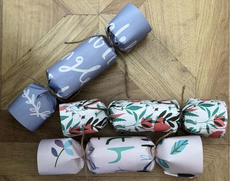 DIY Christmas crackers with craft paper