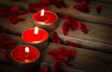 DIY-candles-for-Valentines-day-quick-and-creative-decor-ideas