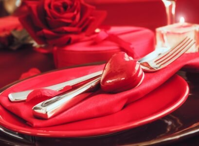 Stylish-Valentines-day-table-decorating-ideas