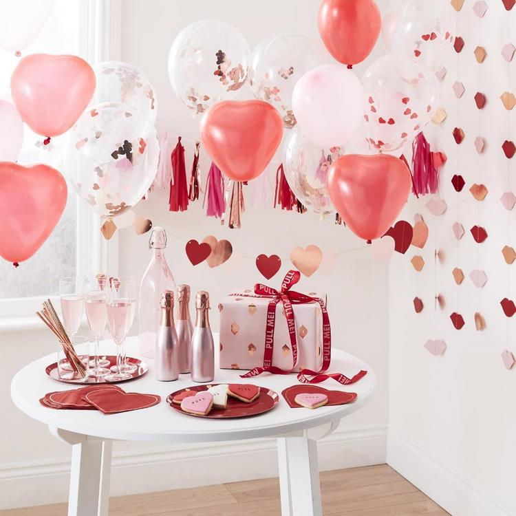 balloons hearts paper garland table decor ideas for lovers day