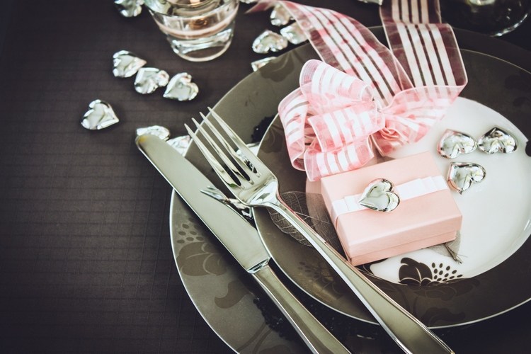 valentine table setting dark gray tablecloth silver hearts pink ribbon