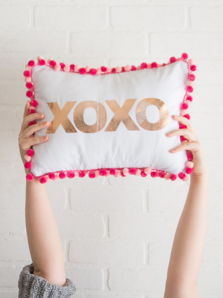 original Valentines day gift ideas DIY XOXO Pillow