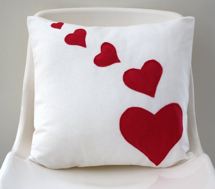 DIY pillow for Valentines day easy gift ideas