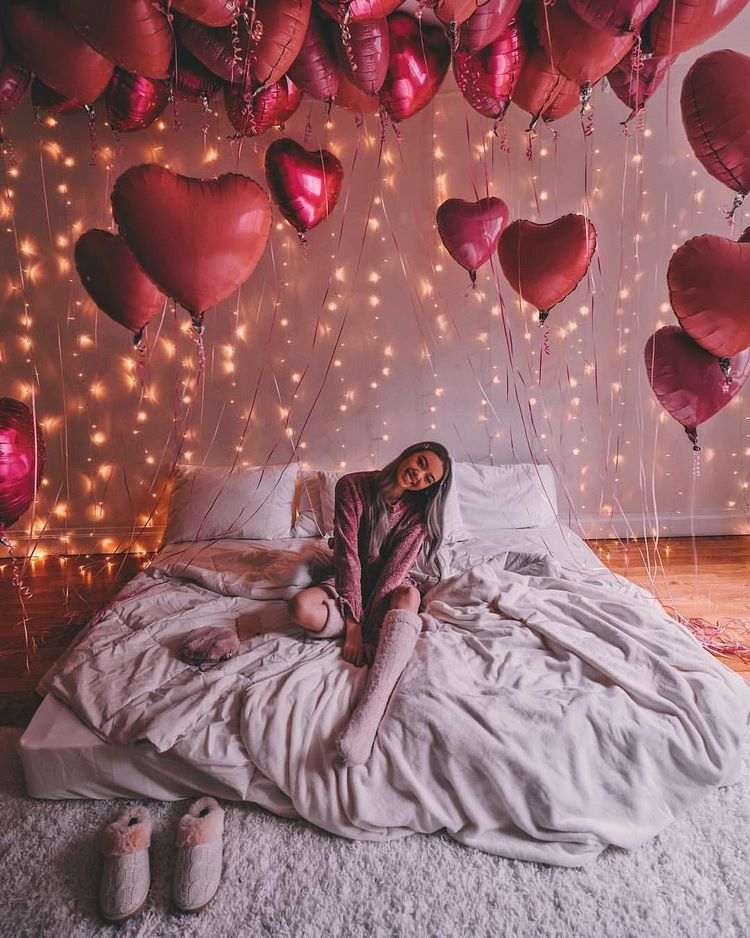 Fantastic Valentines day bedroom decorating ideas with balloons
