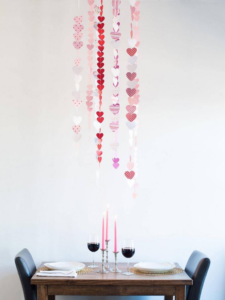February 14 home decor ideas DIY paper heart garlands