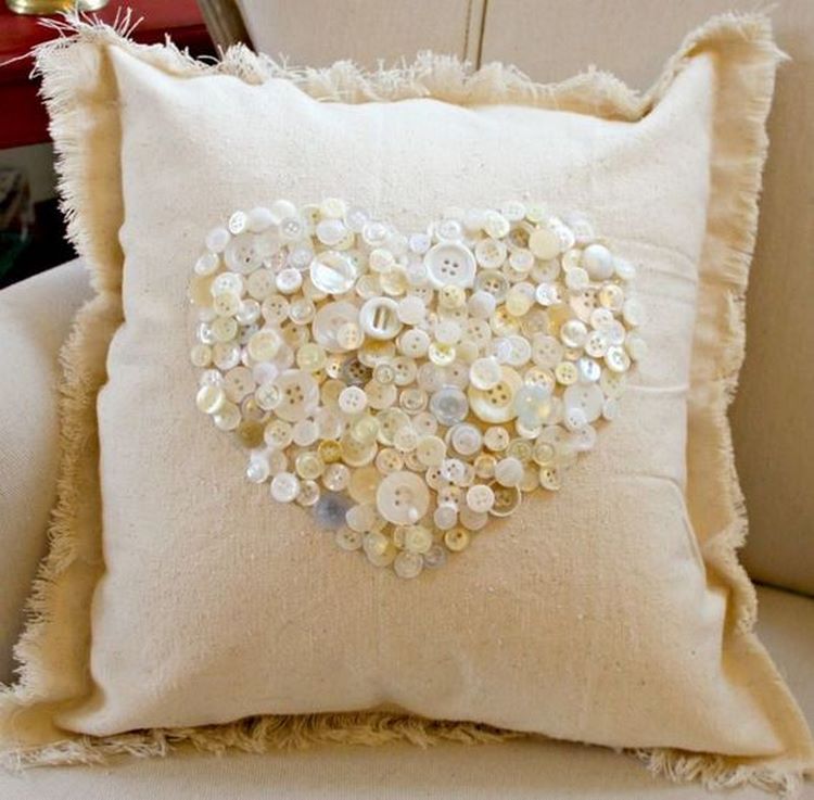 No sew DIY Valentines Day throw pillow ideas