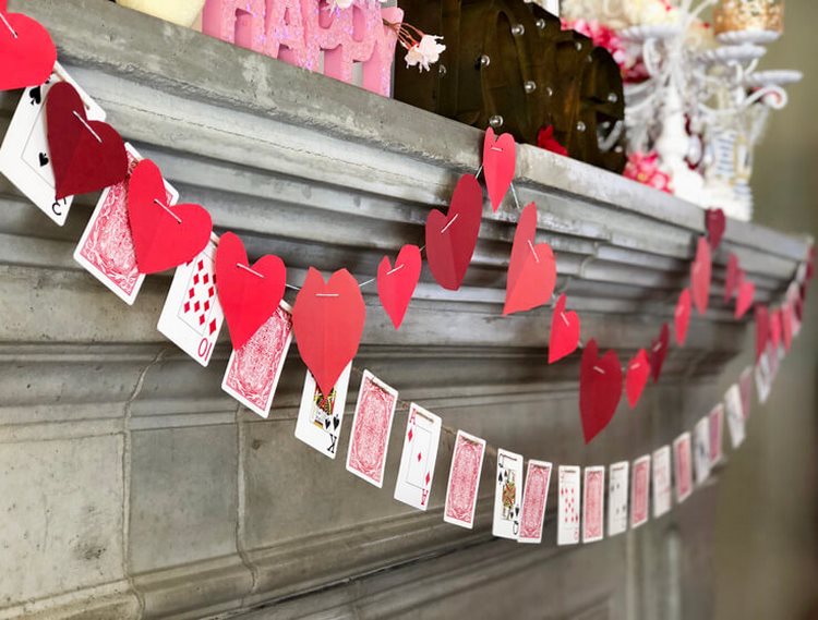 Romantic Valentines Day Decoration ideas DIY garlands