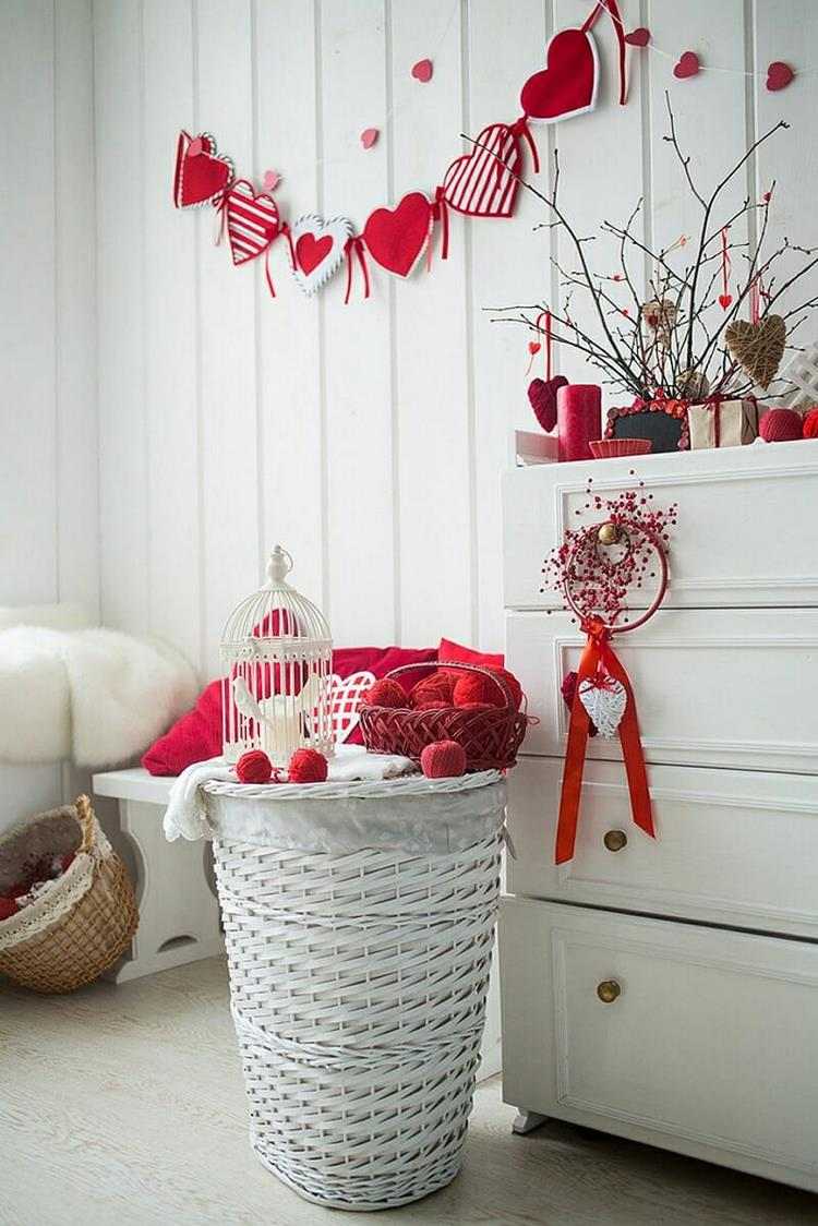 Valentine bedroom decor ideas heart banner red throw pillows