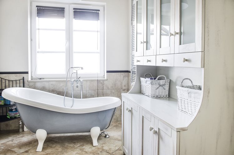 bathroom decor ideas French Provence clawfoot tub white cabinets