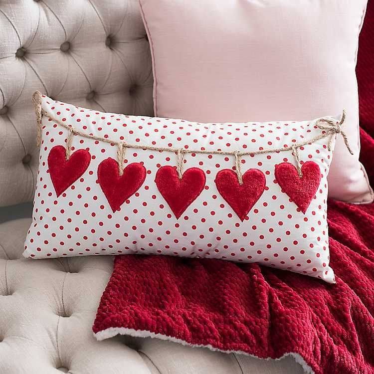 beautiful heart chain decorative pillow