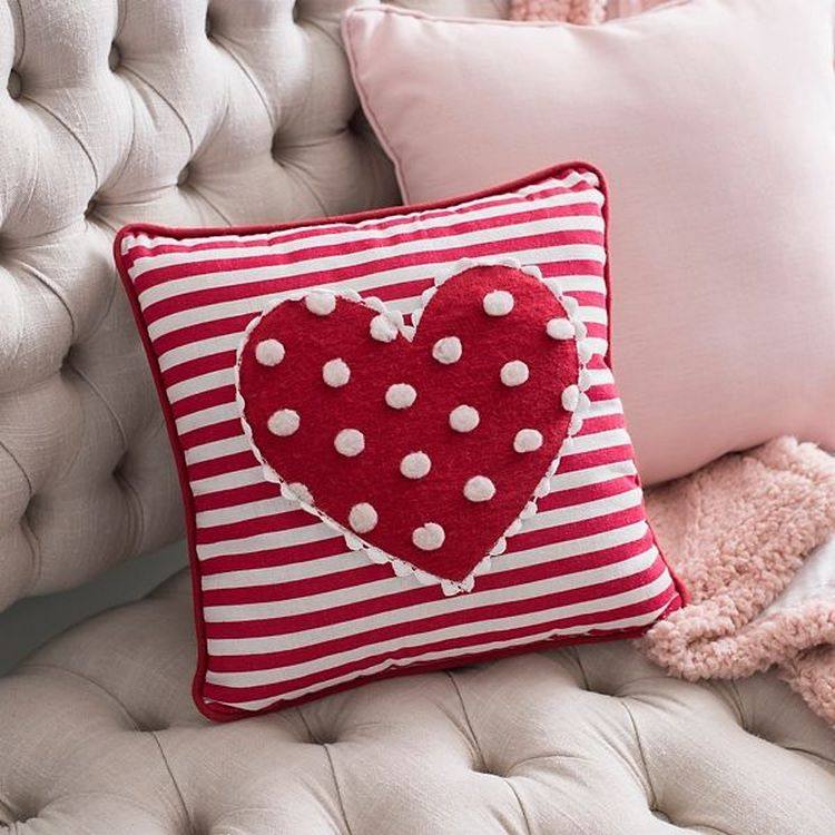 decorative pillows for Valentines day
