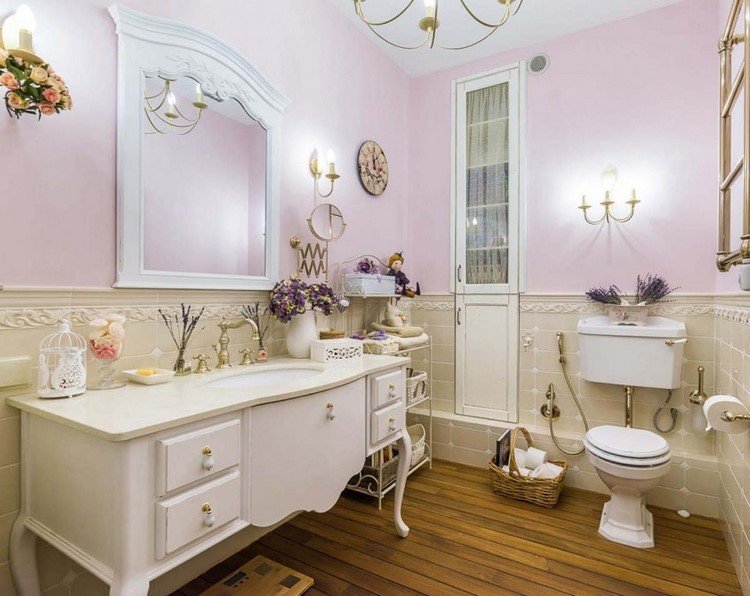 light colors in bathroom decorated in Provence style