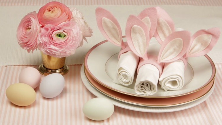 DIY Easter Table Decor Ideas pink and white colors